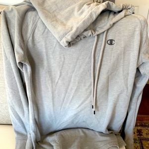 Cute neckline sweatshirt